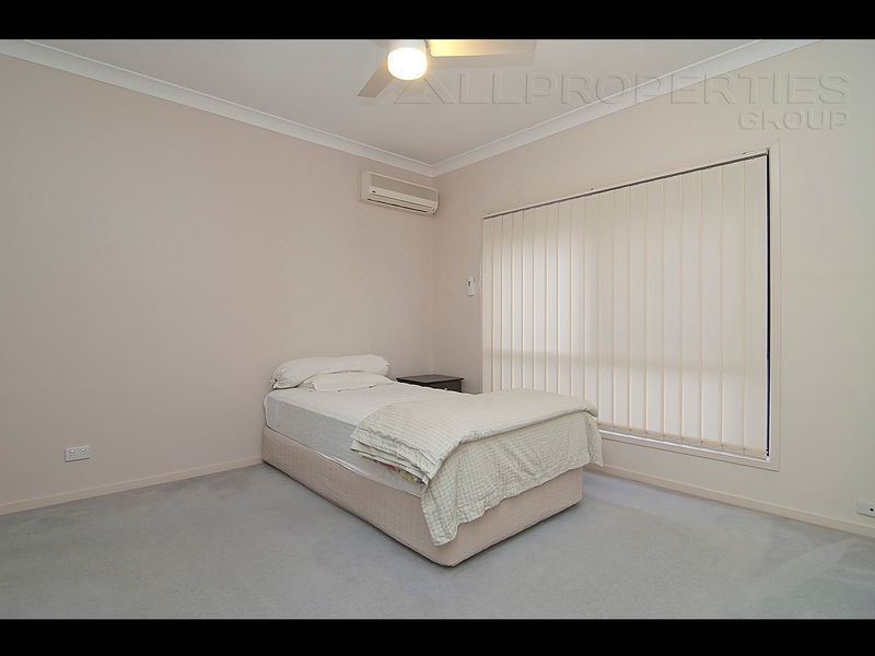 11 Gilberton Crescent, Forest Lake QLD 4078