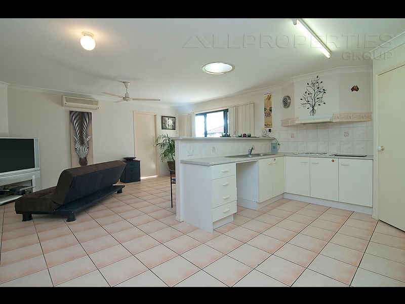 95 REDGUM DRIVE, Regents Park QLD 4118