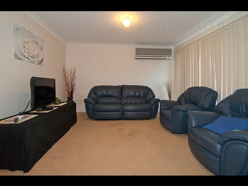 95 REDGUM DRIVE, Regents Park QLD 4118