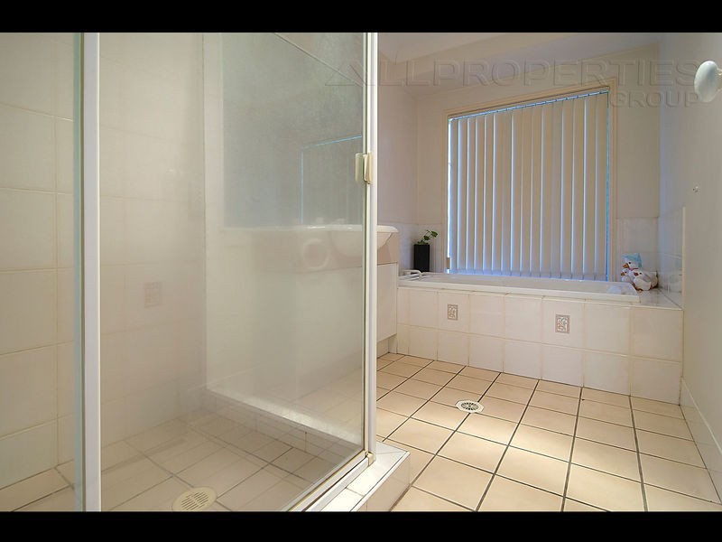 95 REDGUM DRIVE, Regents Park QLD 4118