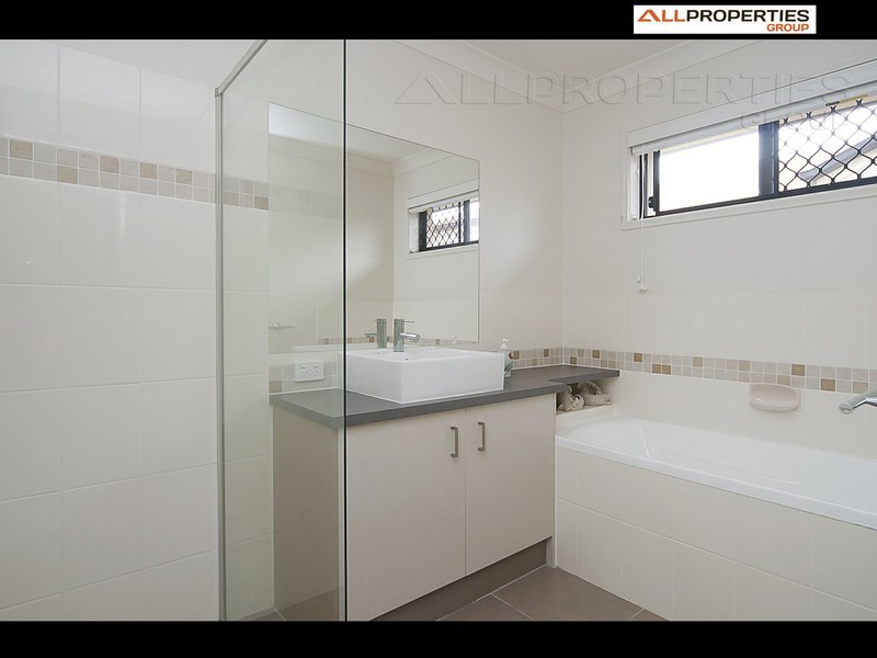 18 Cypress Street, Heathwood QLD 4110