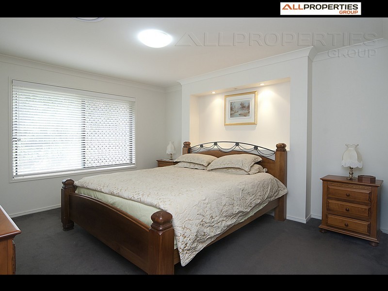 18 Cypress Street, Heathwood QLD 4110