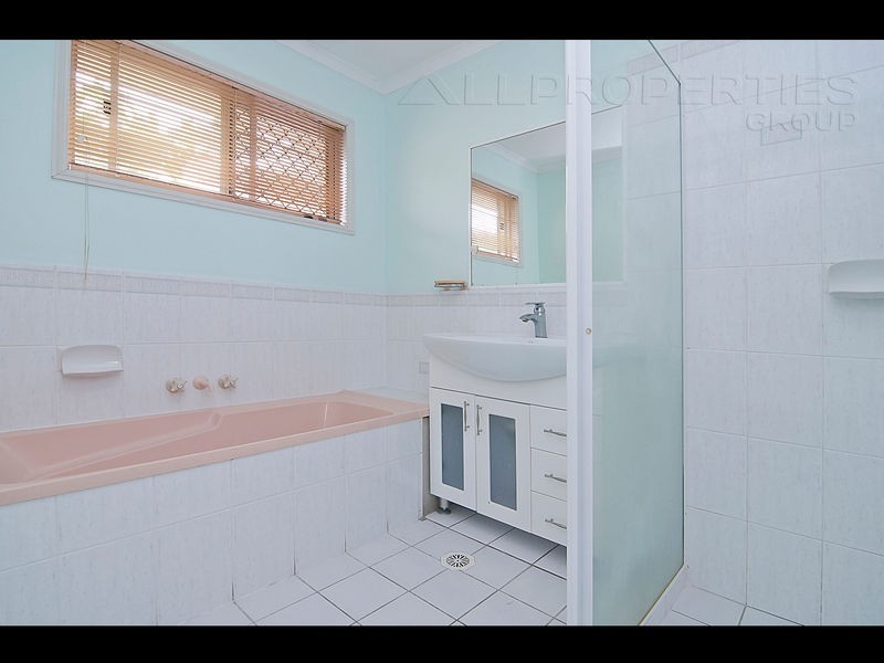 6 WHETTON CT, Boronia Heights QLD 4124