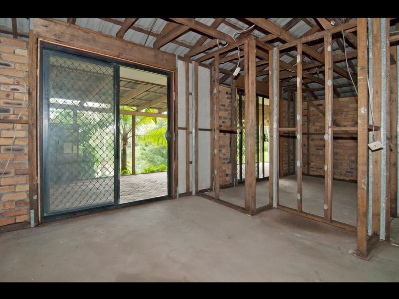 90 South Queensborough Pde, Karalee QLD 4306