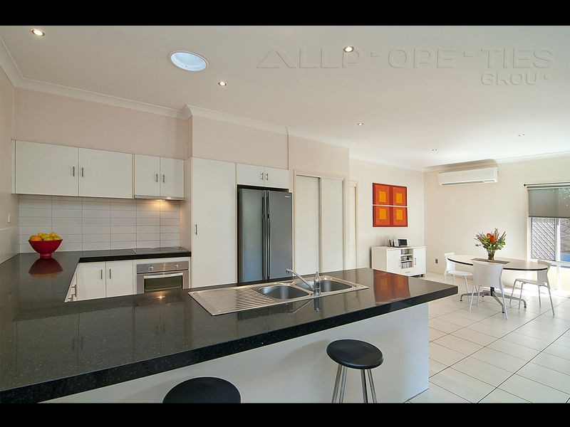 27 Glengyle Place, Forest Lake QLD 4078