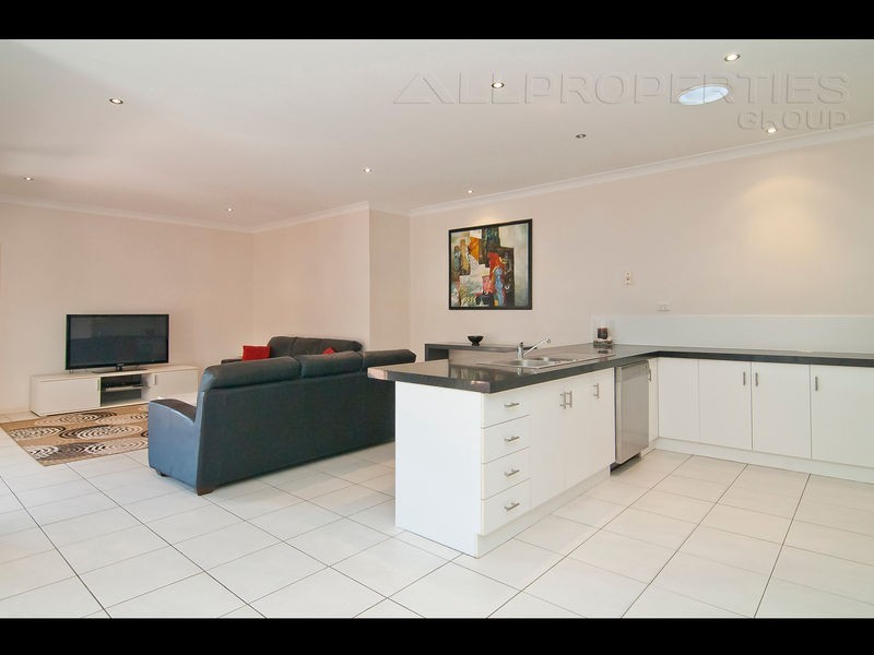 27 Glengyle Place, Forest Lake QLD 4078