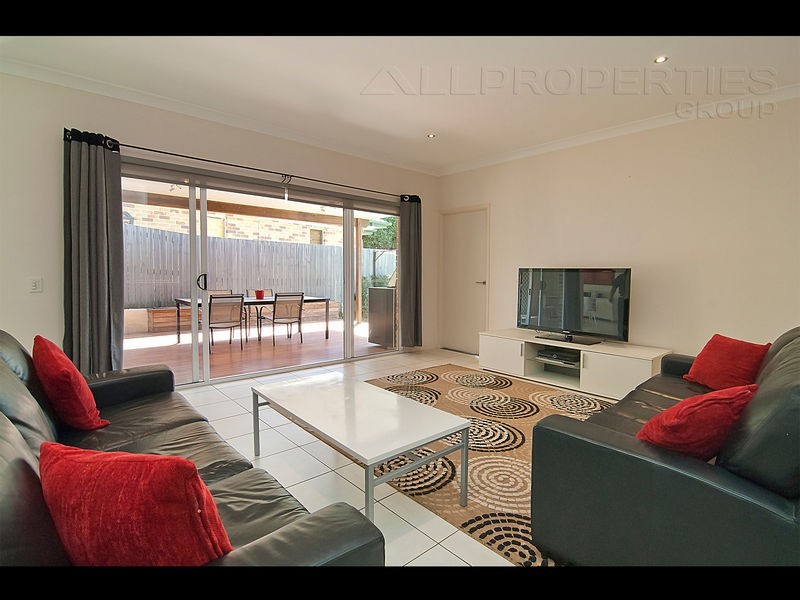 27 Glengyle Place, Forest Lake QLD 4078