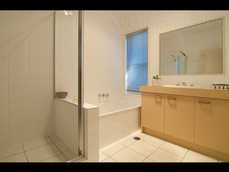 27 Glengyle Place, Forest Lake QLD 4078