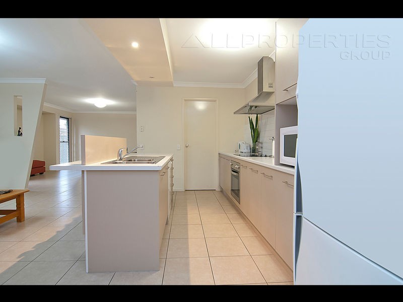 37 Juniper Street, Heathwood QLD 4110