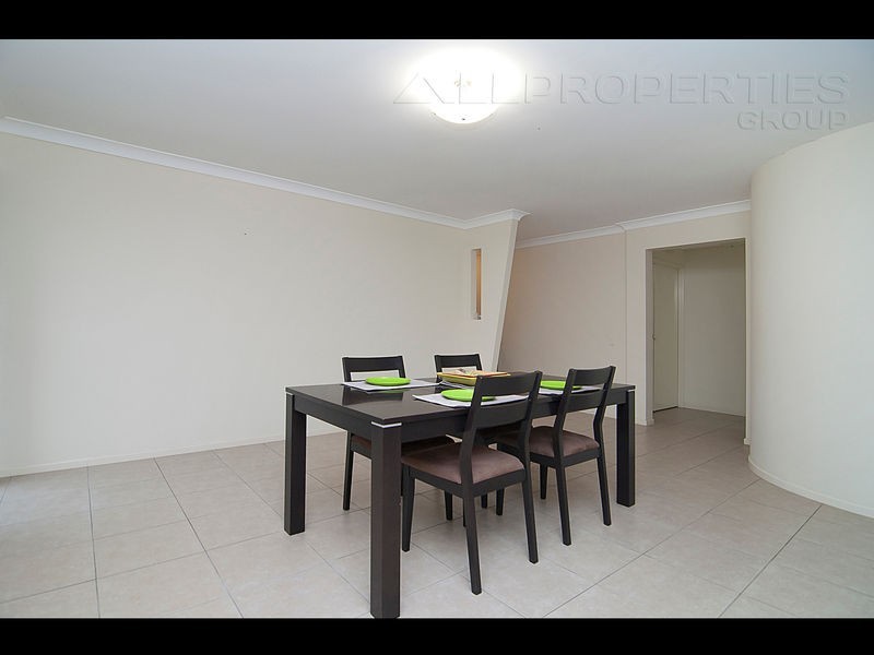 37 Juniper Street, Heathwood QLD 4110