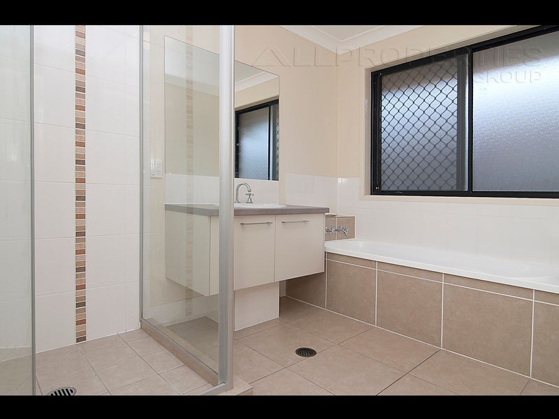 37 Juniper Street, Heathwood QLD 4110