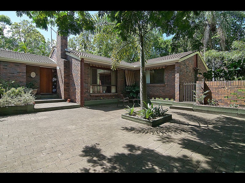 15 Allanadale Ct, Forestdale QLD 4118