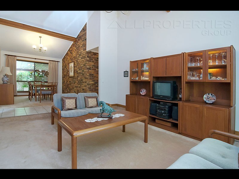 15 Allanadale Ct, Forestdale QLD 4118