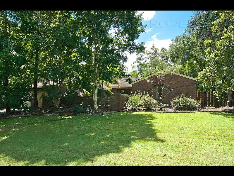 15 Allanadale Ct, Forestdale QLD 4118