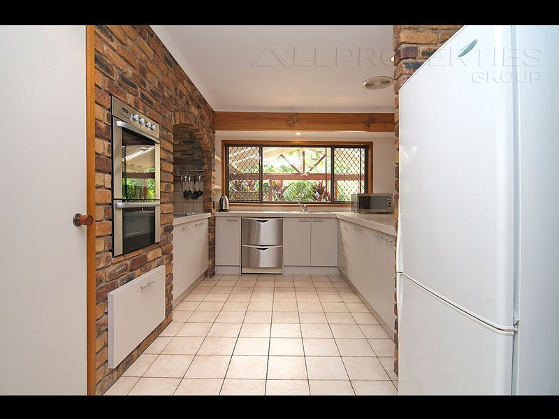 15 Allanadale Ct, Forestdale QLD 4118