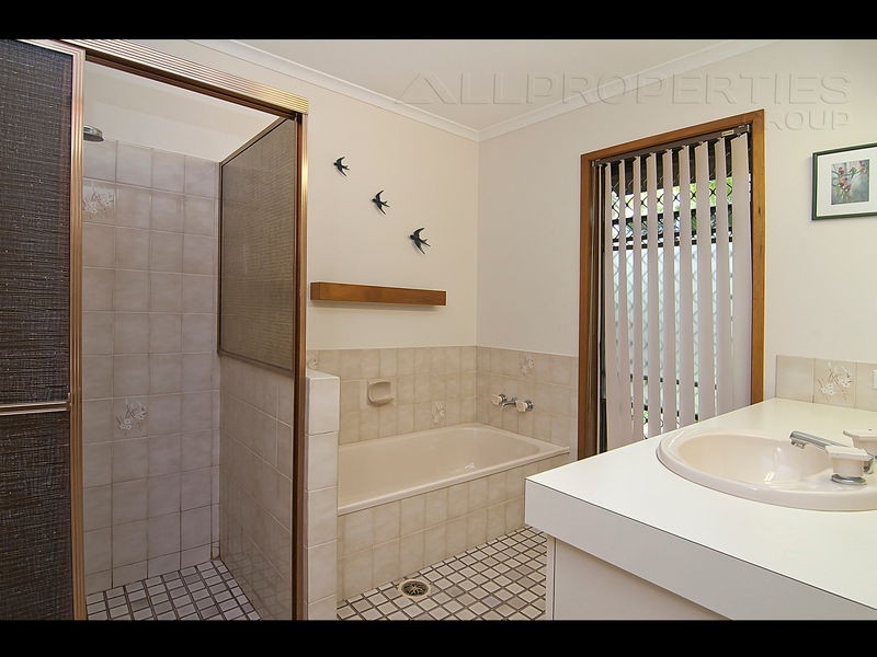 15 Allanadale Ct, Forestdale QLD 4118