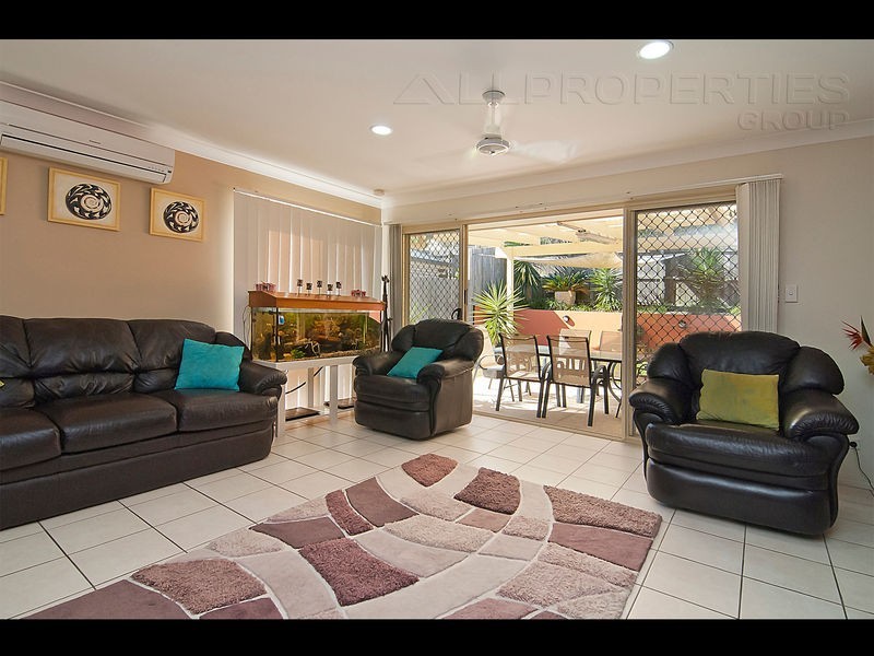 28 Canterbury Bells Crct, Springfield Lakes QLD 4300