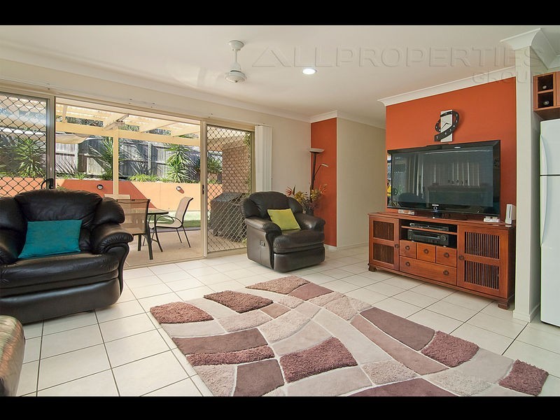 28 Canterbury Bells Crct, Springfield Lakes QLD 4300