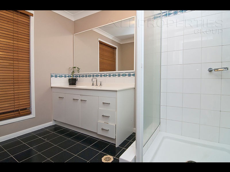 147 Kameruka St, Calamvale QLD 4116