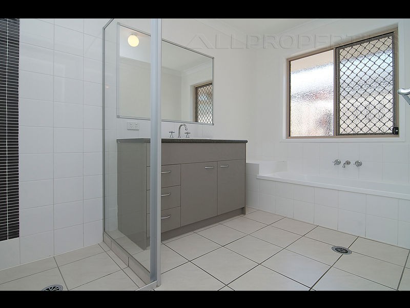 52 Tennessee Way, Berrinba QLD 4117