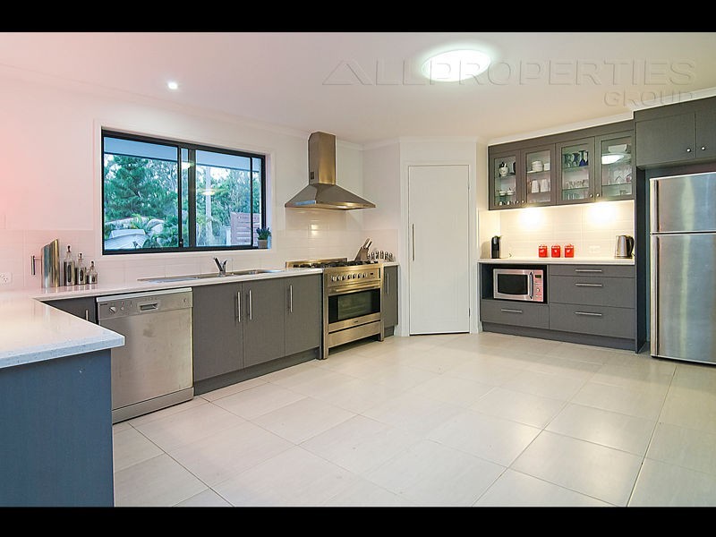 62 Cardwell Close, Munruben QLD 4125