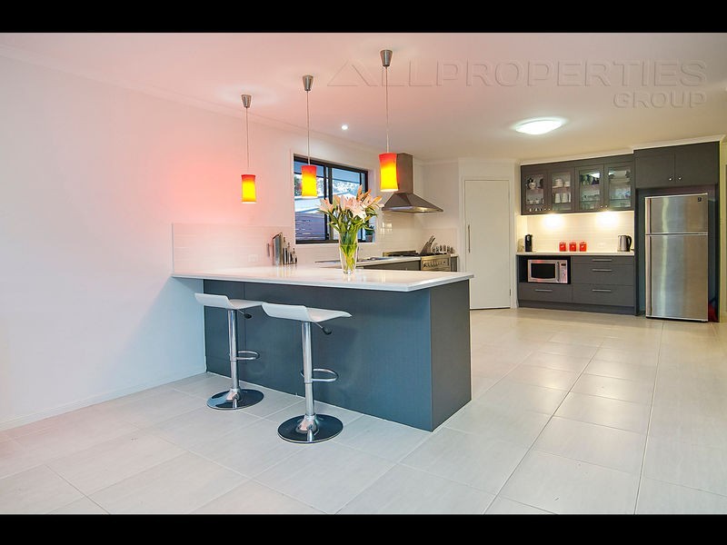 62 Cardwell Close, Munruben QLD 4125