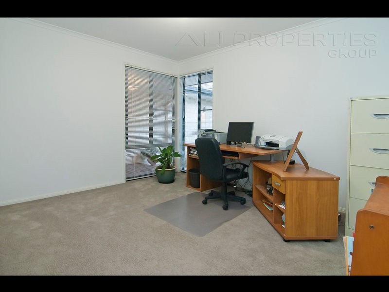 62 Cardwell Close, Munruben QLD 4125