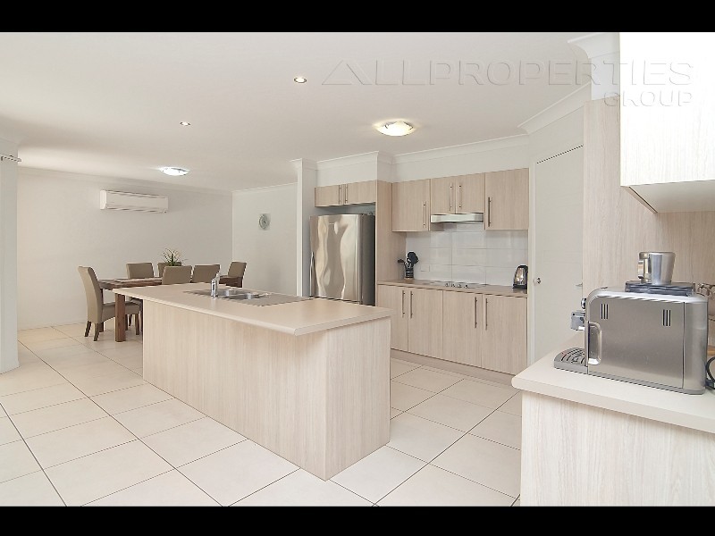 10 Sunridge Crct, Bahrs Scrub QLD 4207