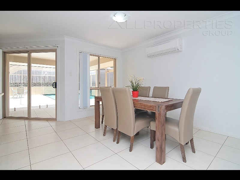 10 Sunridge Crct, Bahrs Scrub QLD 4207