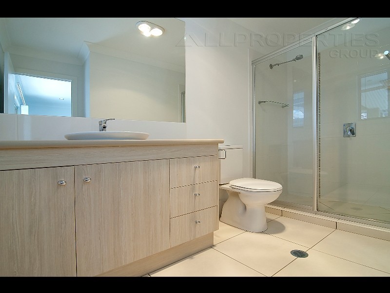 10 Sunridge Crct, Bahrs Scrub QLD 4207