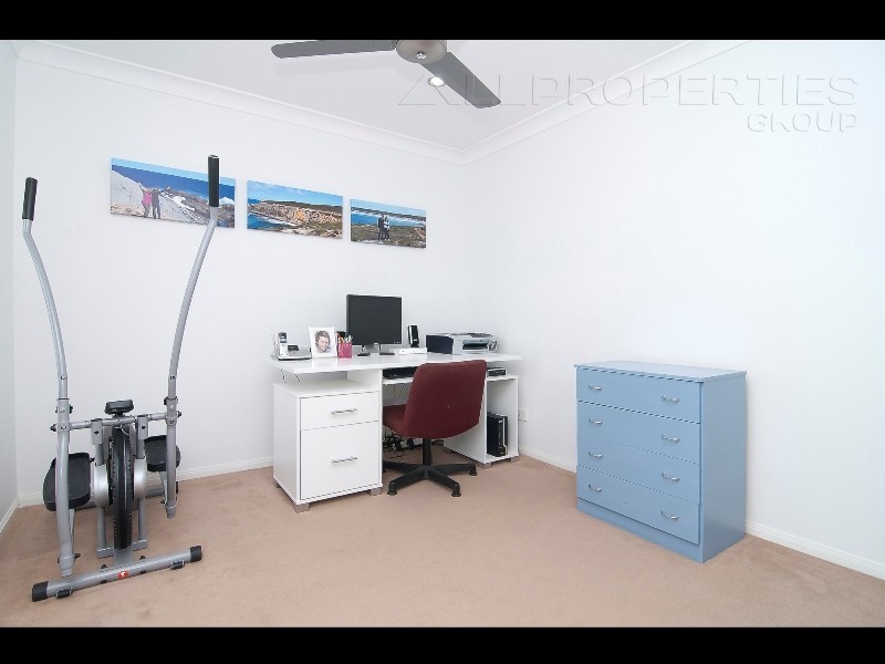 10 Sunridge Crct, Bahrs Scrub QLD 4207