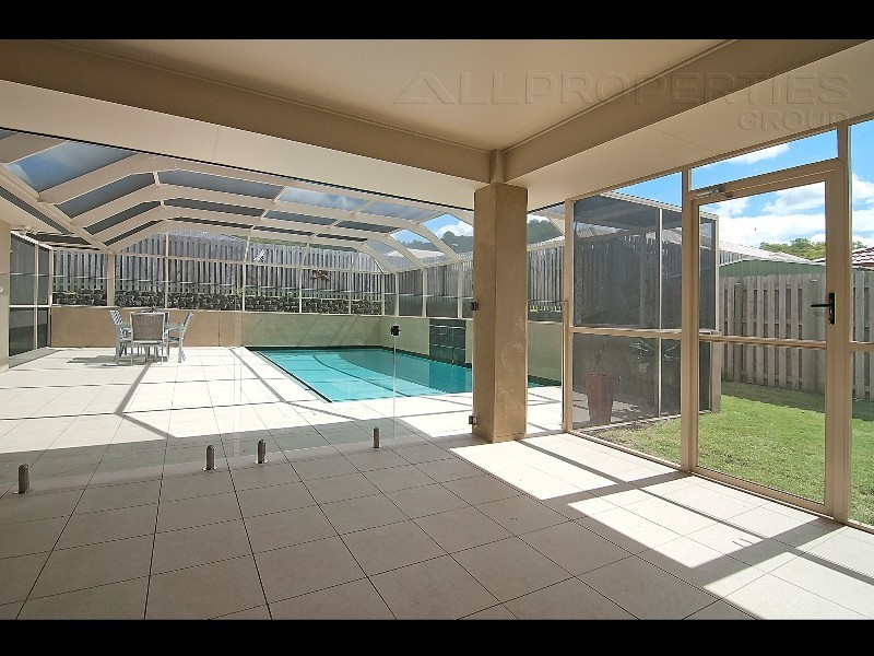 10 Sunridge Crct, Bahrs Scrub QLD 4207
