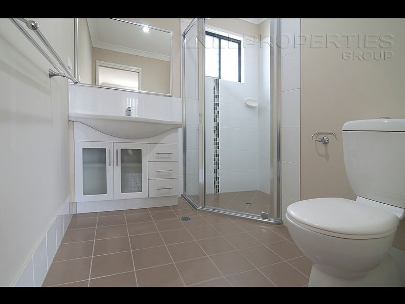 2 / 7 Gumleaf Place, Springfield QLD 4300