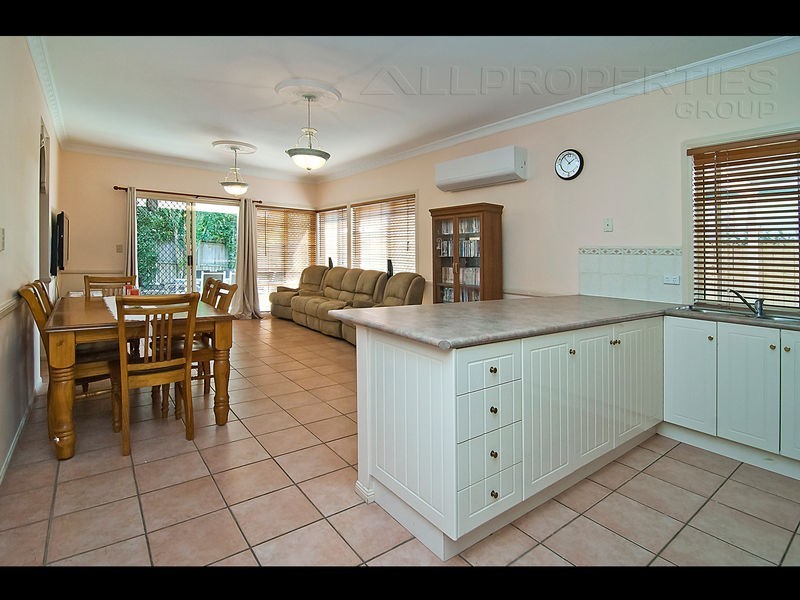 4 Thornton Close, Forest Lake QLD 4078