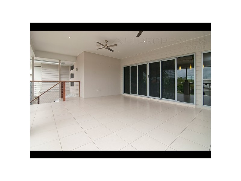 8 Riviera Way, Forest Lake QLD 4078