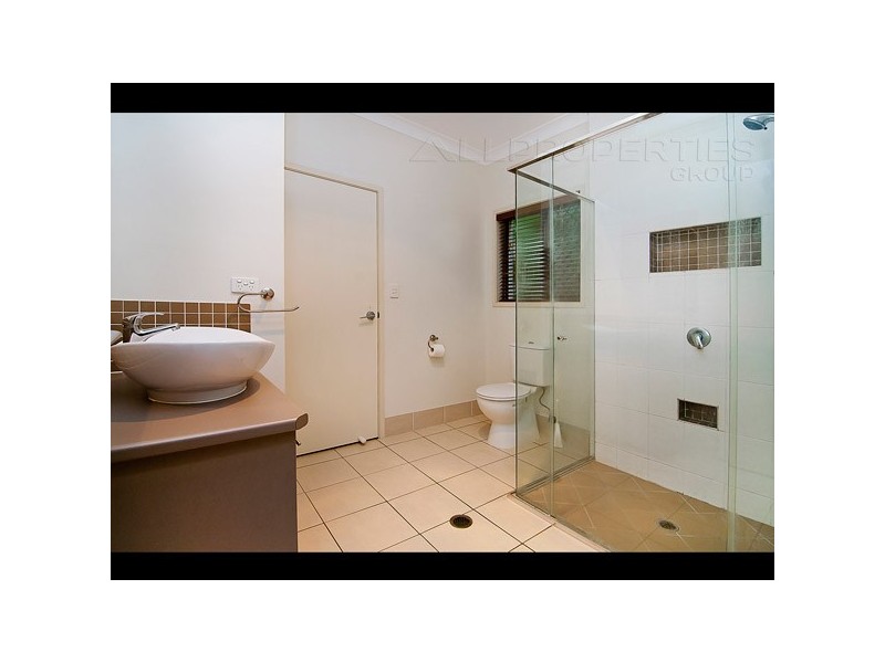 8 Riviera Way, Forest Lake QLD 4078