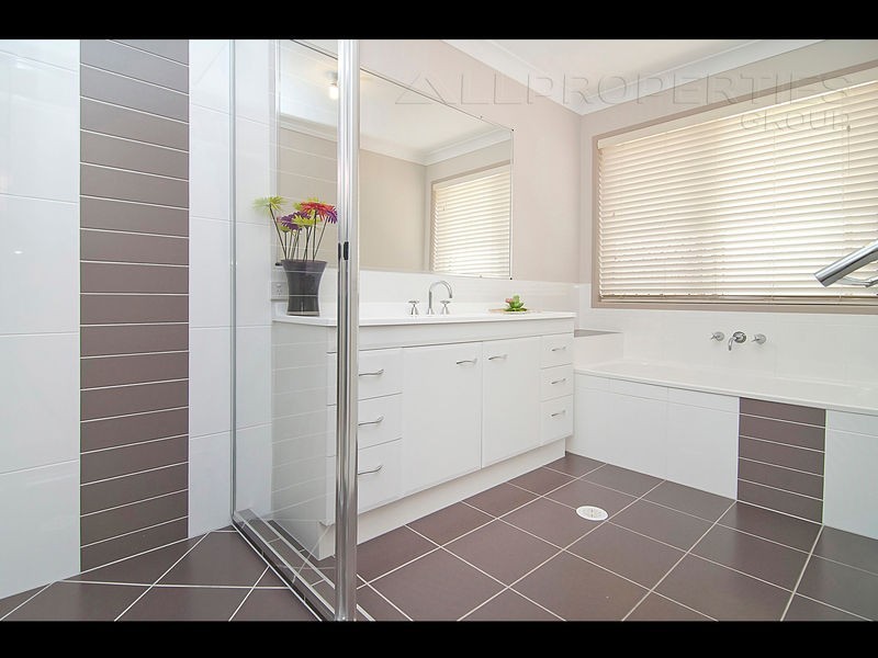 22 Wildwood Crescent, Jimboomba QLD 4280