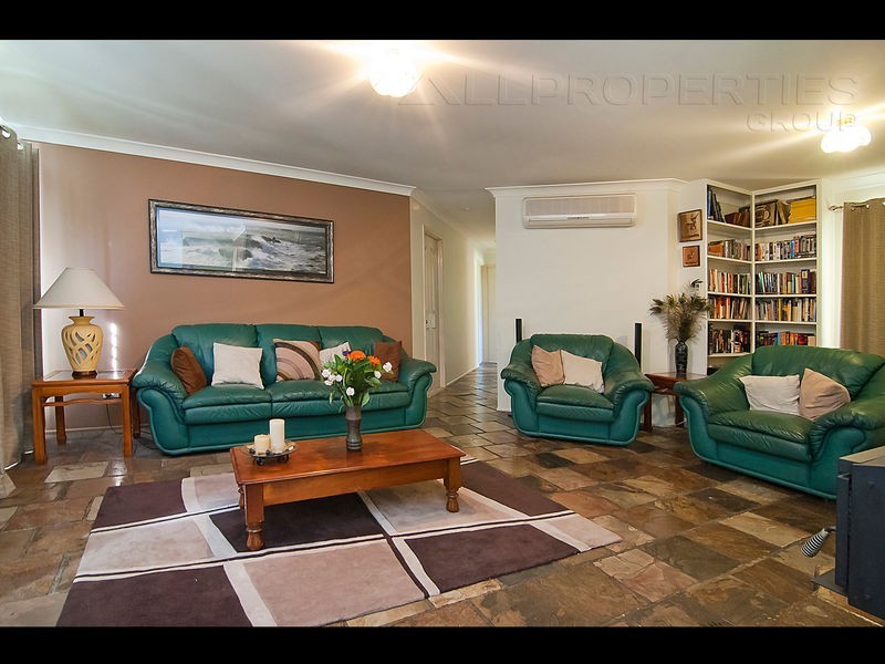 49-51 Cardwell Close, Munruben QLD 4125