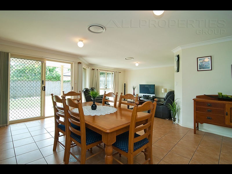 7 Kirrama Place, Forest Lake QLD 4078