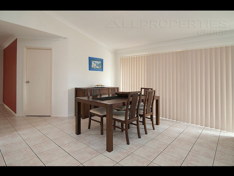 13 Harrison Cr, Forest Lake QLD 4078