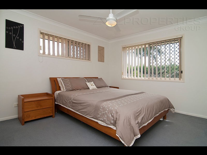 13 Harrison Cr, Forest Lake QLD 4078