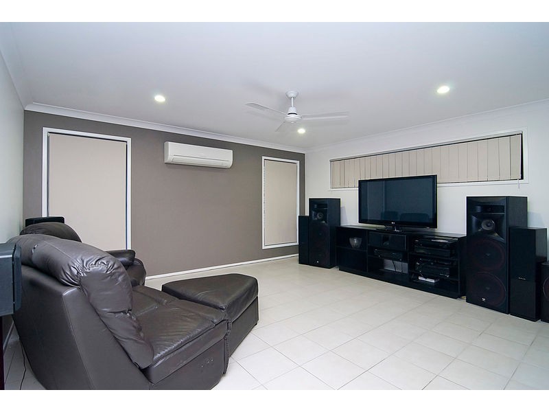 16 Cedarwood Street, Berrinba QLD 4117