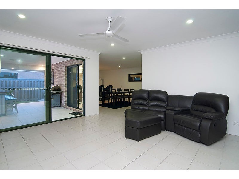 16 Cedarwood Street, Berrinba QLD 4117