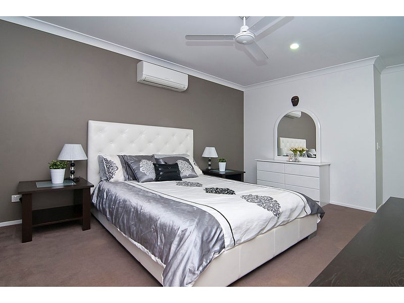 16 Cedarwood Street, Berrinba QLD 4117