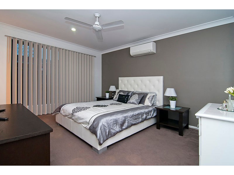 16 Cedarwood Street, Berrinba QLD 4117