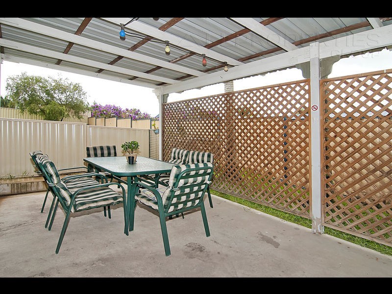 126 Owens Cres, Regents Park QLD 4118