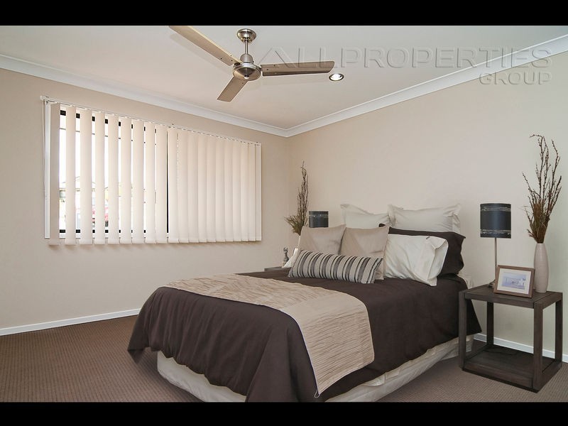 4 Kenny Close, Forest Lake QLD 4078