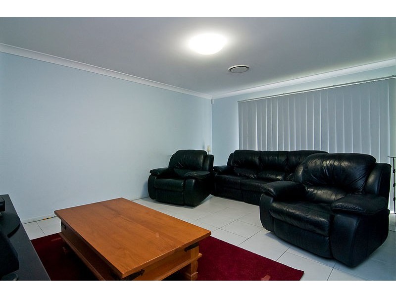 15 Bobbie St, Parkinson QLD 4115