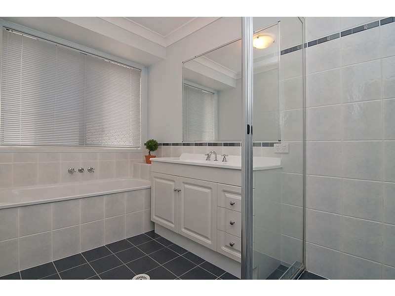 15 Bobbie St, Parkinson QLD 4115