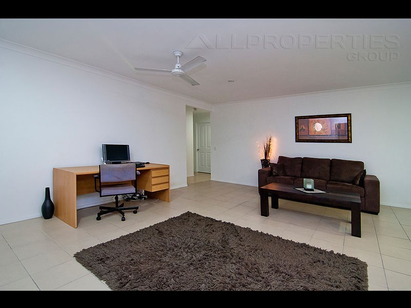 16 Flametree Crescent, Berrinba QLD 4117